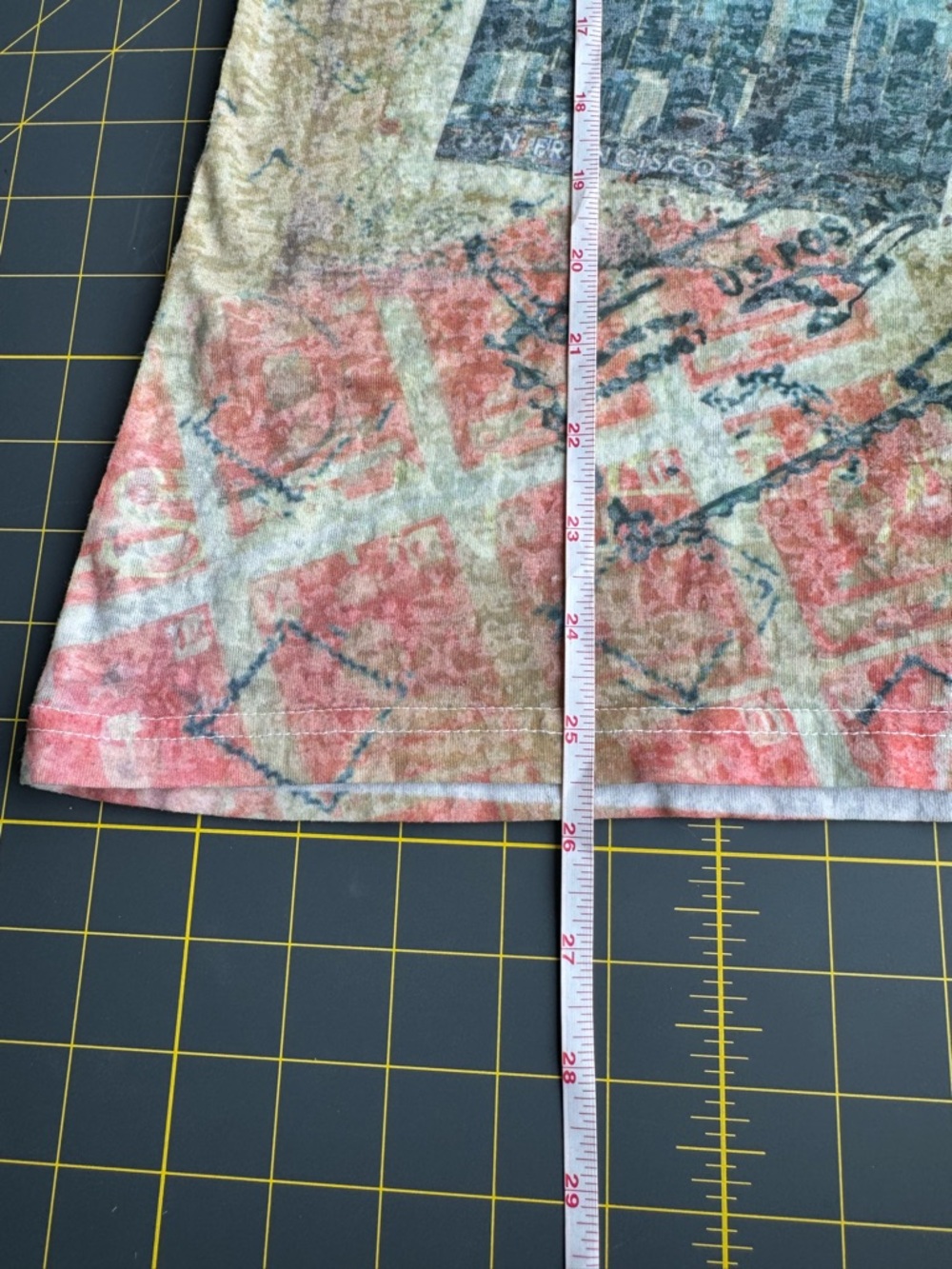 Vintage Women’s San Francisco Graphic Short Sleeve Tee in Multicolor - Picture 7 of 8